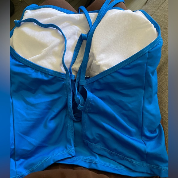 Brand New No Brand Swim Top - Picture 4 of 5